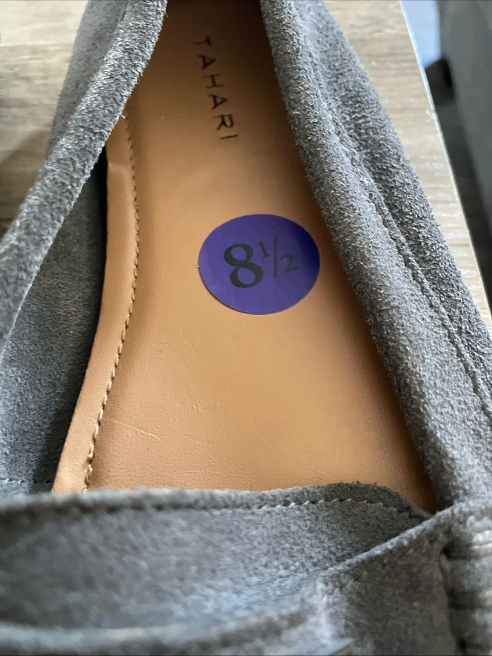 Tahari Marilu Gray suede leather slip on Loafers. Golden logo women’s 8.5 GRYCW